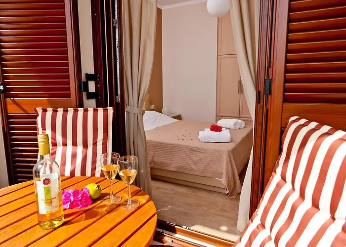 Calm View Apartahotel 3*